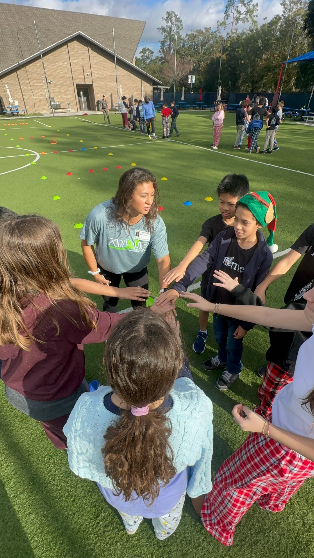 Sharks athletes and students during a FinsUp school visit, photo 2